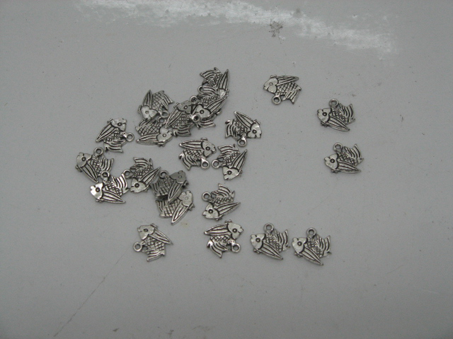 250 Metal Fish Pendants Jewelry Finding - Click Image to Close